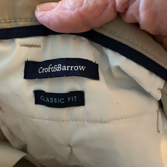 Size 40 x 32 croft and barrow khakis - Picture 4 of 6